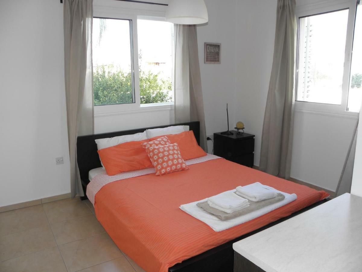 Cosy Apartment In A Luxury Resort Paralimni Exterior photo